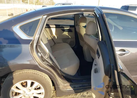 2015 Nissan Altima 2.5 S z USA, uszkodzony, nr VIN 1N4AL3AP8FC113166